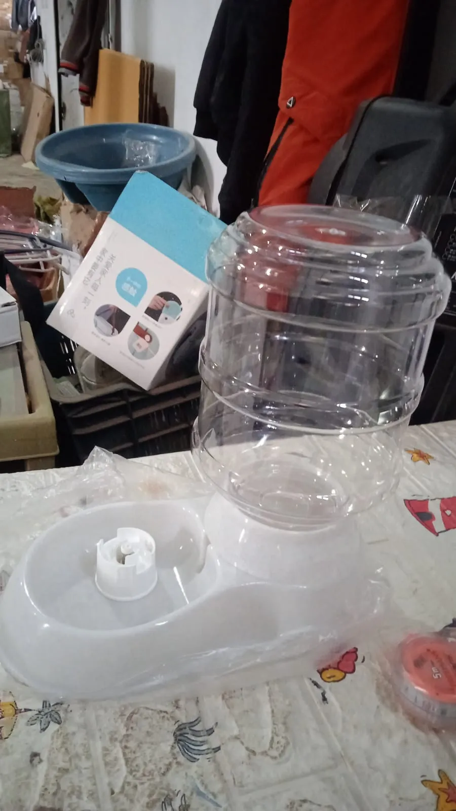 Automatic Gravity Pet Water Dispenser for Cats and Dogs